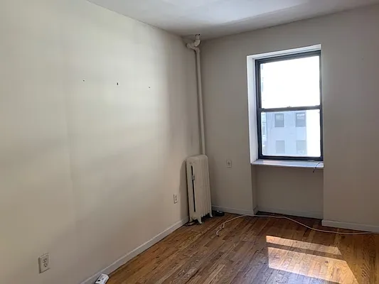 Rented by Salon Realty Corp | media 13