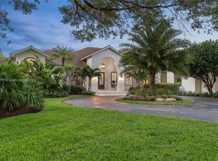 6821 SW 104th St, Pinecrest, FL 33156