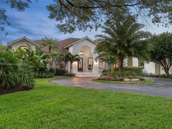 6821 SW 104th St, Pinecrest, FL 33156