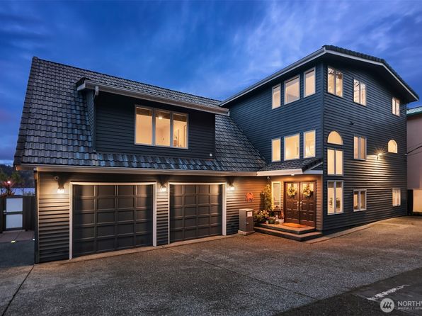 14014 Riviera Place NE, Seattle, WA 98125