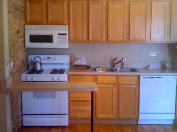 4th image of 3007 N Halsted St APT 1E