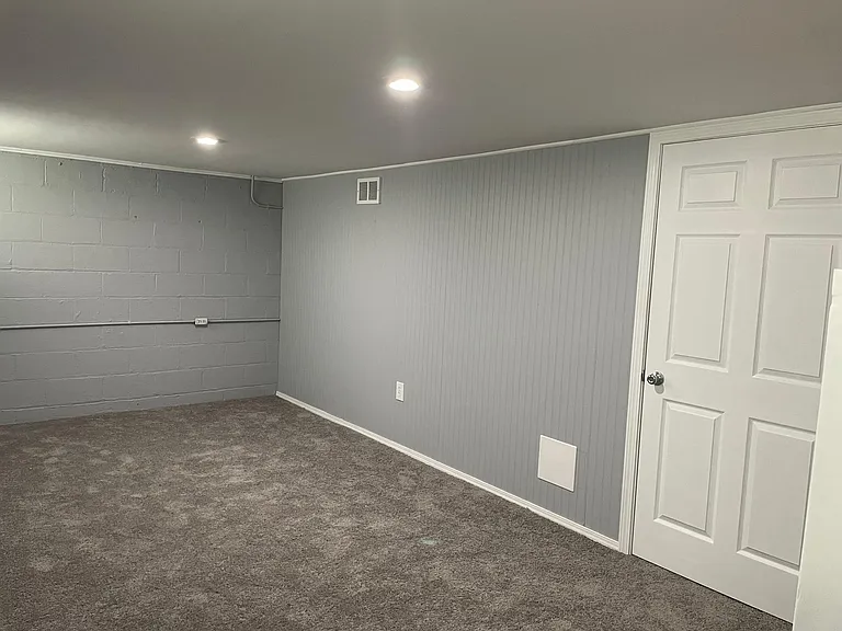 7083 Parma Park Blvd — Photo 23