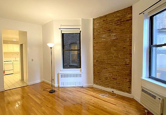 2nd image of 212 E 83rd St APT 4A