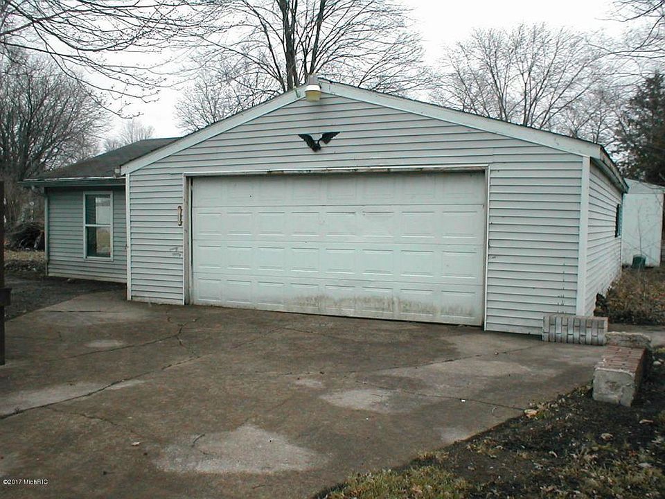 2nd image of 69769 Hazel Rd