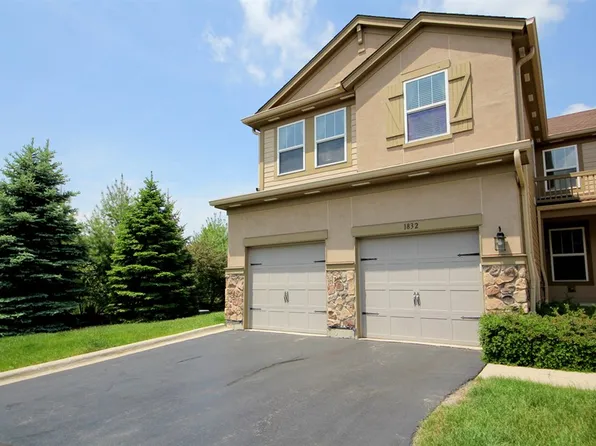 1832 Crenshaw Cir, Vernon Hills, IL 60061