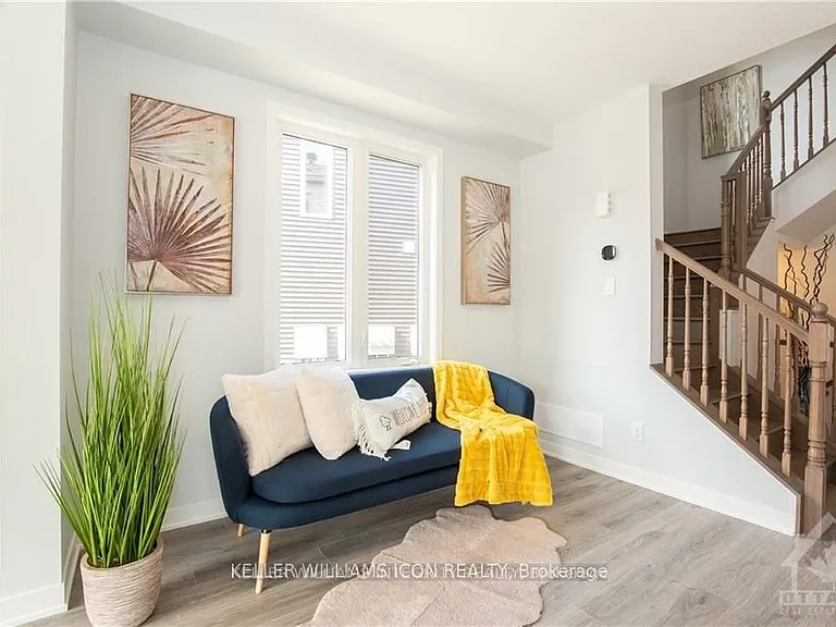 212 Ormiston Cres — Photo 4