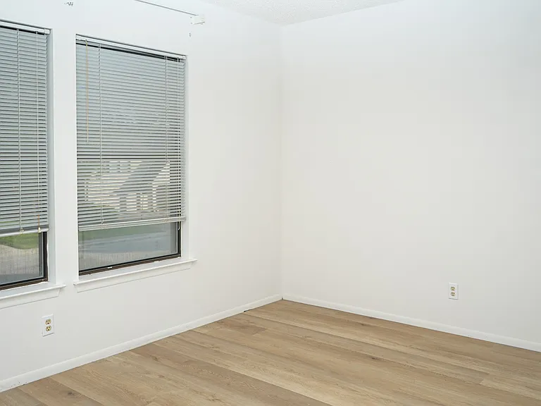 8011 Sunshine Trail Dr — Photo 67