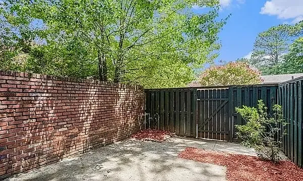3123 Colonial Way #H — Photo 14
