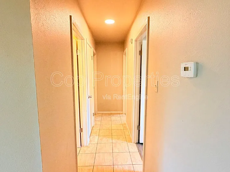 9319 Cliff Point Dr — Photo 12