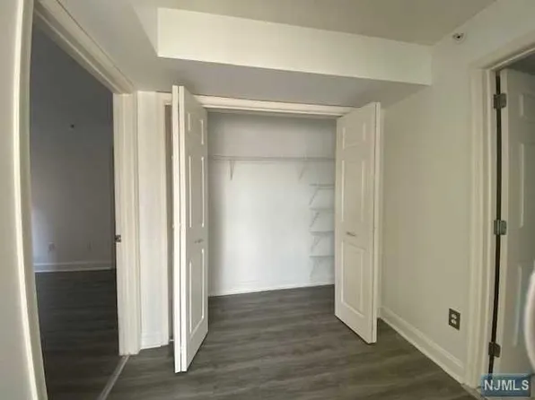 7430 Boulevard East image 14 of 18