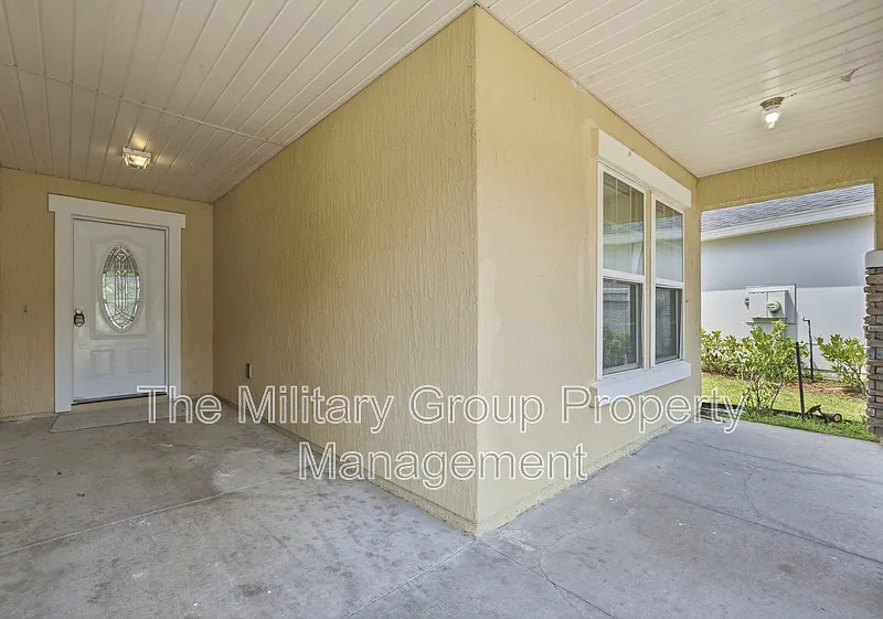 4 bed, 2.5 bath, 2883 sqft, $2,600 — Photo 2