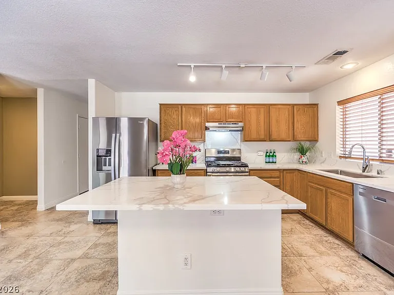5016 Dancing Lights Ave — Photo 11
