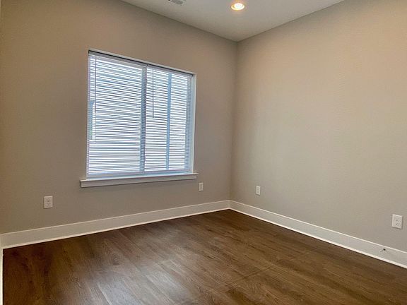 5th image of 2624 Annin St #3