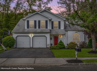 14 Silverbrooke Cir, Howell, NJ 07731