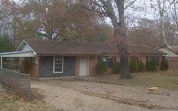 1st image of 202 Judy St