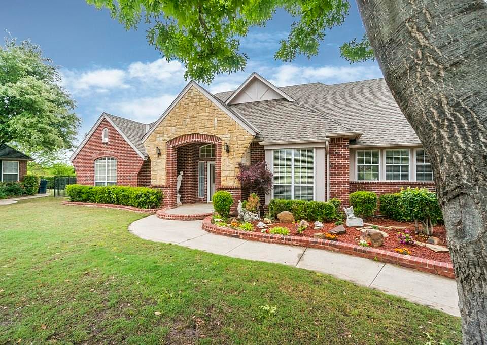 1st image of 11216 Winelake Dr