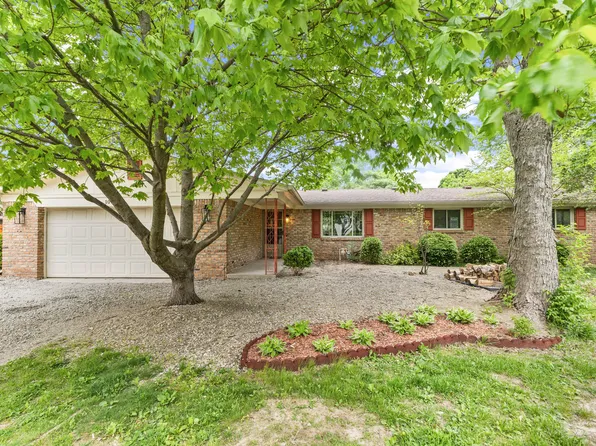 10042 N David Ln, Mooresville, IN 46158