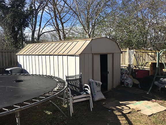4th image of 118 Fairoak St