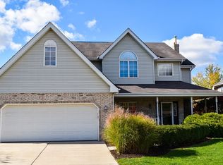 549 Deerfield Ln, New Lenox, IL 60451
