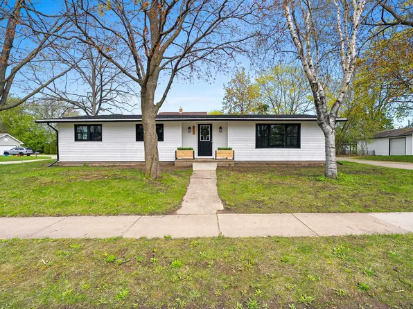 2120 Crane St, Oshkosh, WI 54901