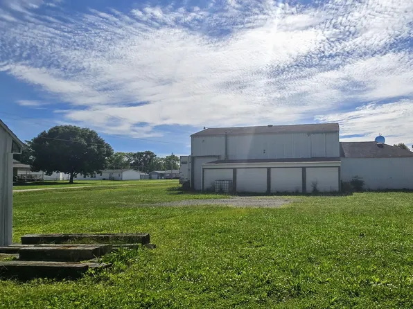 306 E Broadway St, Ogden, IL 61859