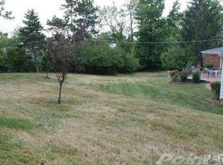 1636 Holly Dr, Saint Louis, MO 63119