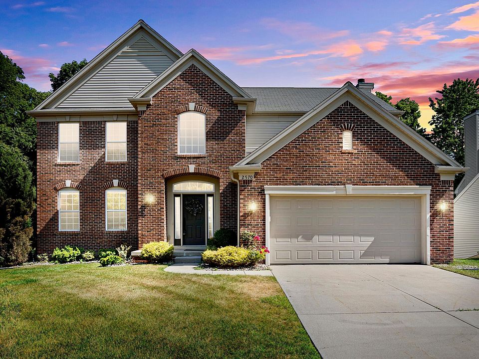 2570 Black Horse Ct NE, Grand Rapids, MI 49505 | Zillow