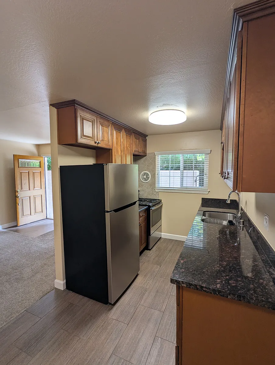 Building Photo - 676 San Juan Dr #8