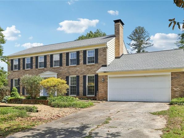 3734 Fox Hills Dr SE, Marietta, GA 30067