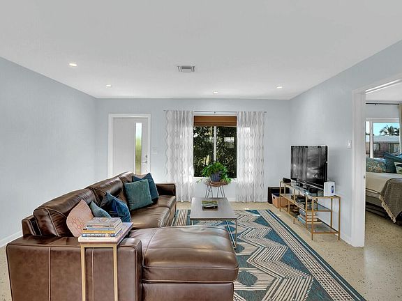 5th image of 1320 Lake Erie Drive