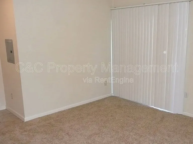 803 Laurel St #10 — Photo 4
