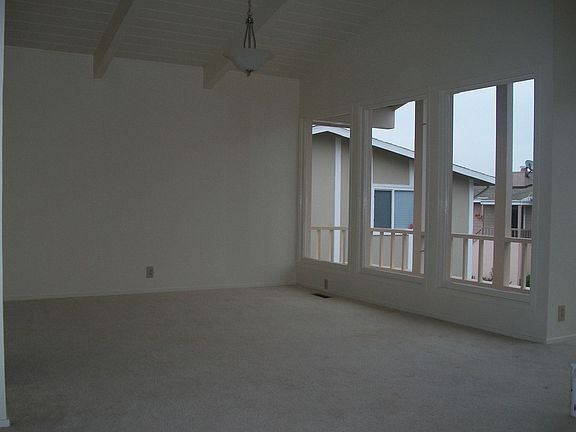4th image of 15 Manor Ct