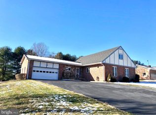 23514 Woodfield Rd, Gaithersburg, MD 20882