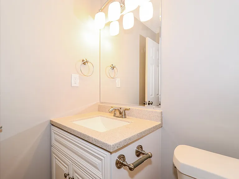 2268 Lake Hill Ct — Photo 15