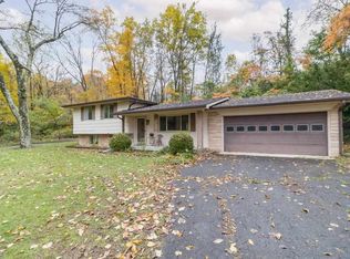 1074 W Hickory Dr, New Castle, IN 47362