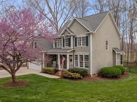 2nd image of 202 Oakmont Ct