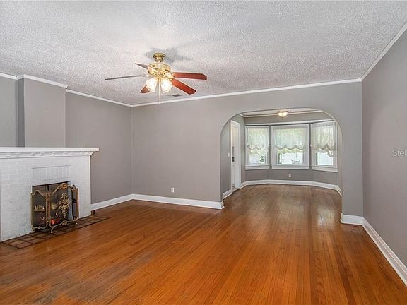 5th image of 203 E Jean St