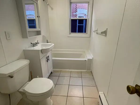 43 Bedford St #B, Hartford, CT 06120