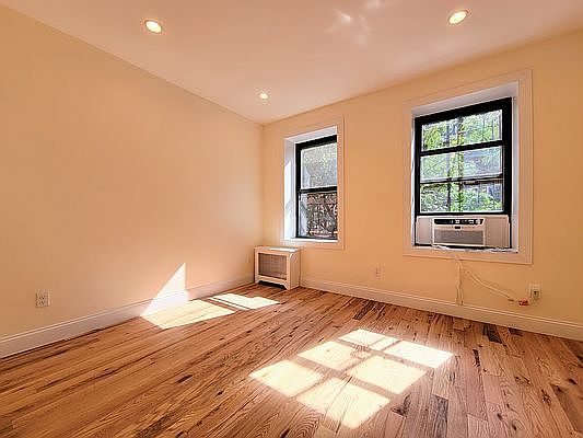 2nd image of 223 W 16th St #Xx