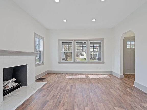 5th image of 1344 Beacon St