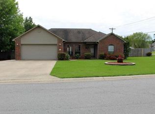 11 Newcastle Dr, Cabot, AR 72023