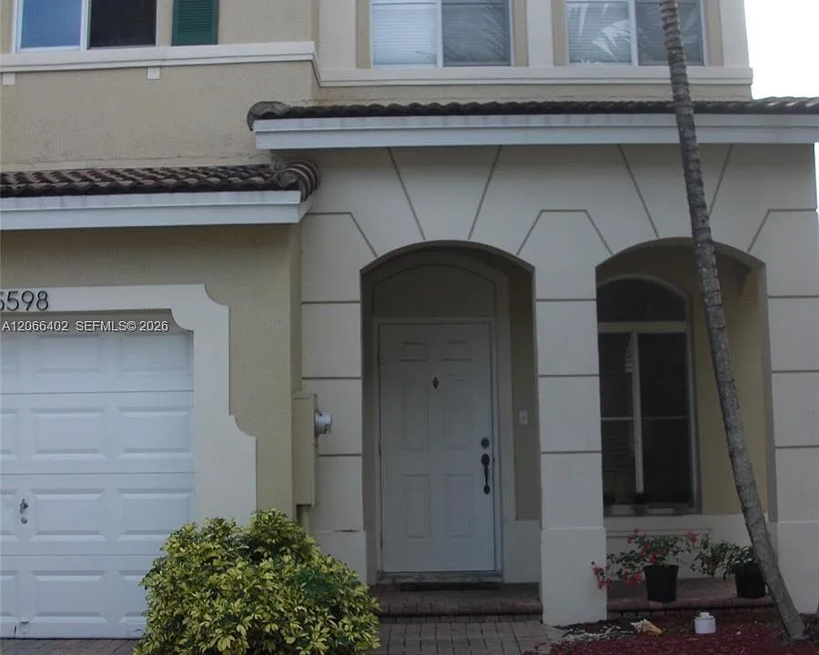 5598 NW 113th Ave #-