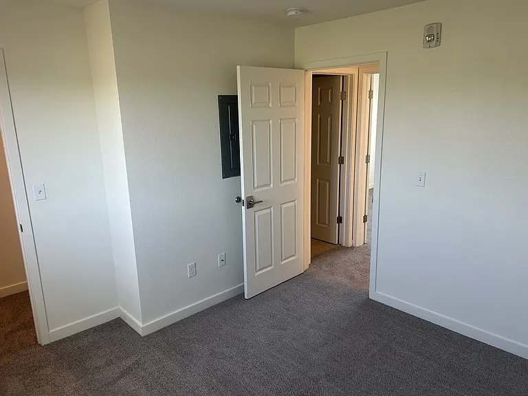 445 Southwest Blvd #14 — Photo 18