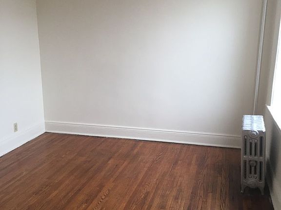5th image of 4112 39th Pl APT C2
