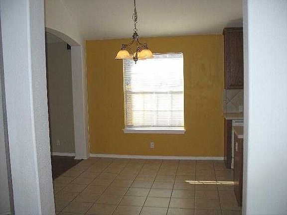 4th image of 3025 Plantation Dr