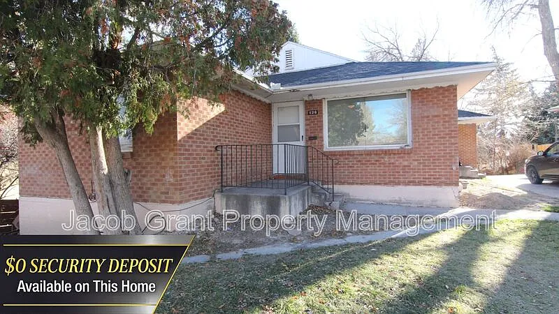 4 bed, 2.0 bath, 1400 sqft, $1,325 — Photo 1