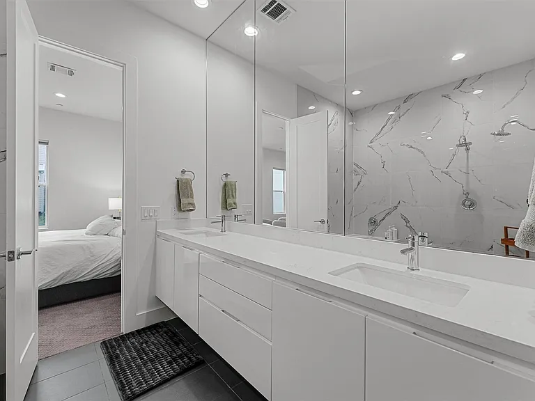 5854 E Post Oak Ln — Photo 17