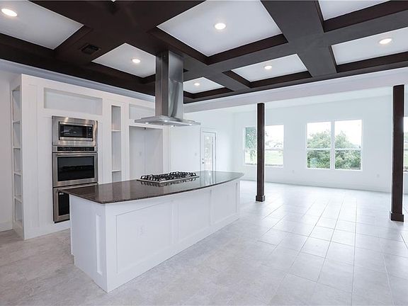 3rd image of 220 Aspen Trl