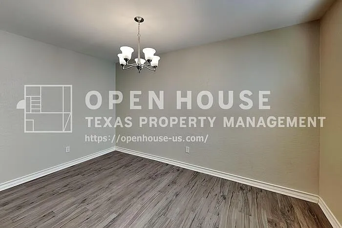 1319 Colony Ct — Photo 7
