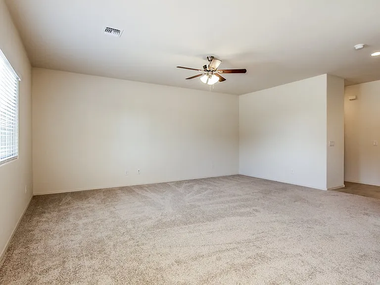 5012 S 109th Dr — Photo 4